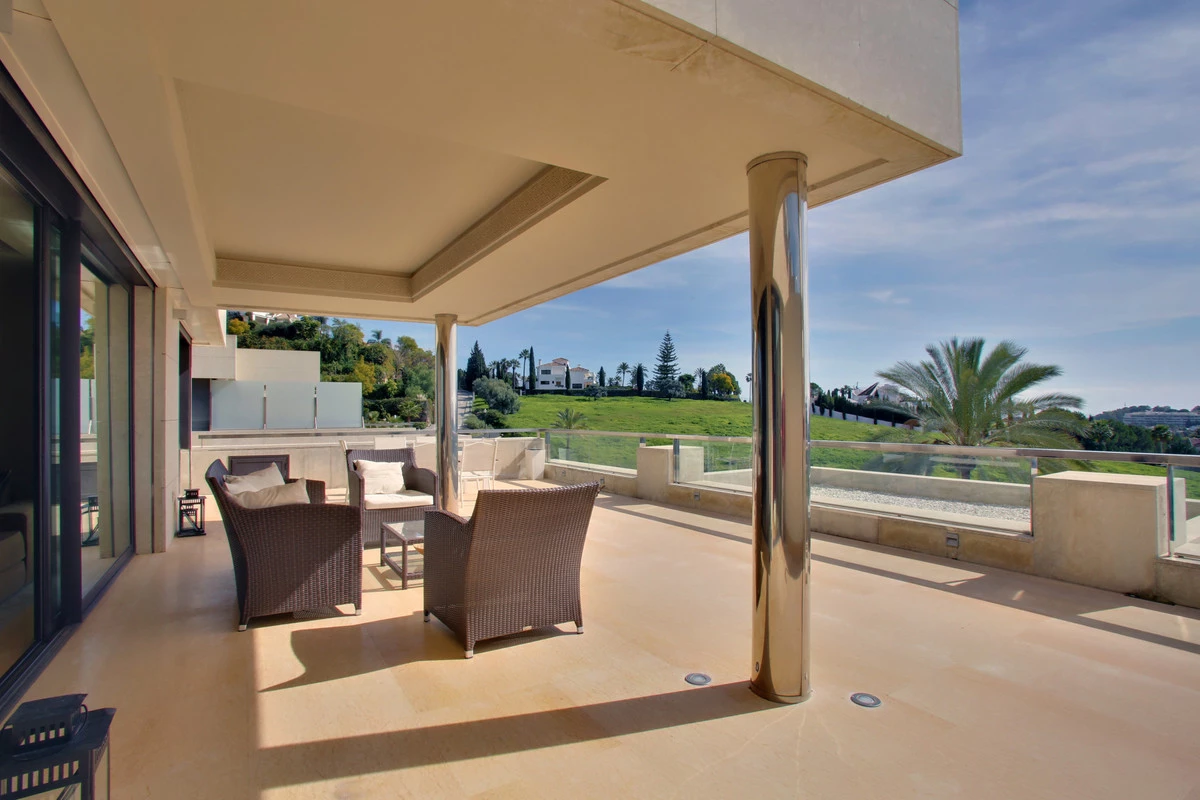 2-5bd7b9d04b45e33852eaf0ec6670150d