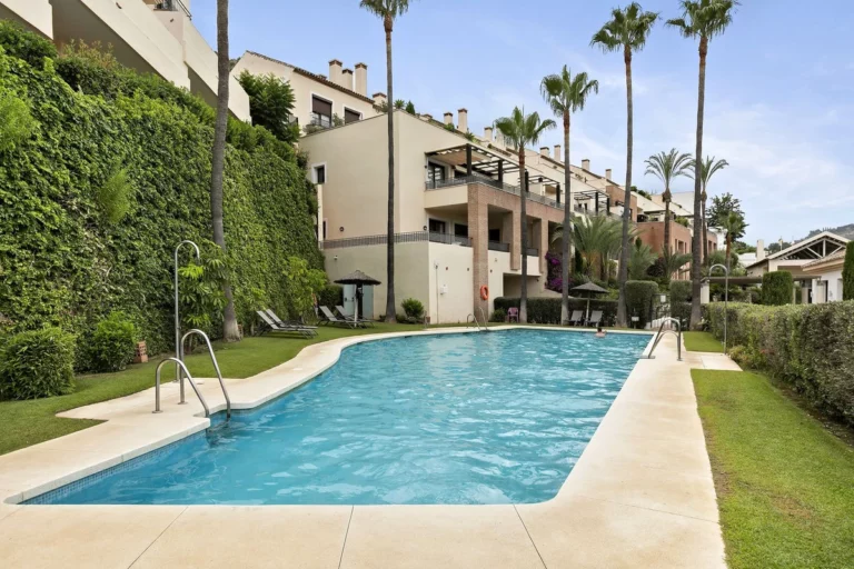 R4175326 | Townhouse in Benahavís – € 595,000 – 4 beds, 4.5 baths