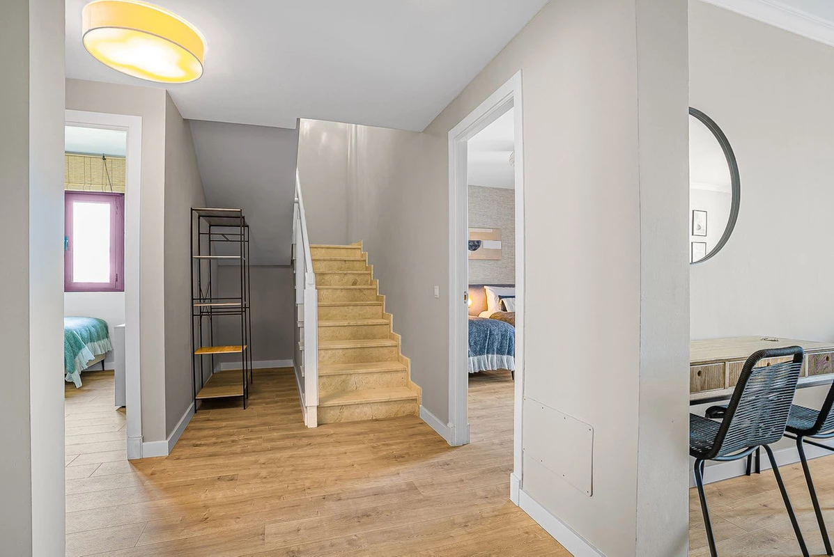 2-5bd7b9d04b45e33852eaf0ec6670150d