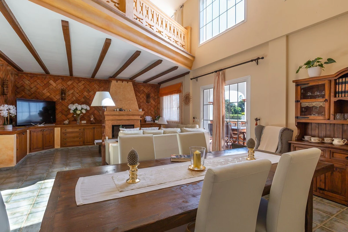 2-5bd7b9d04b45e33852eaf0ec6670150d