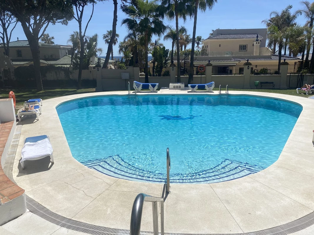 1-7980e48d732b6fc85c14b43b94d2aa54