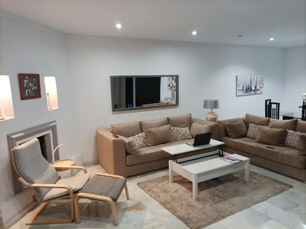 2-5bd7b9d04b45e33852eaf0ec6670150d