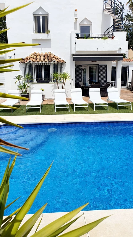 2-5bd7b9d04b45e33852eaf0ec6670150d