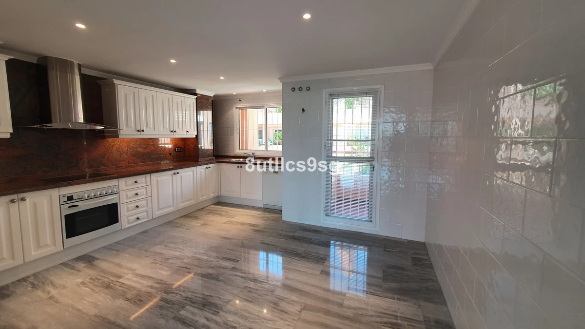 8-e64a9055bba3e77ac8aca3b893cdf826