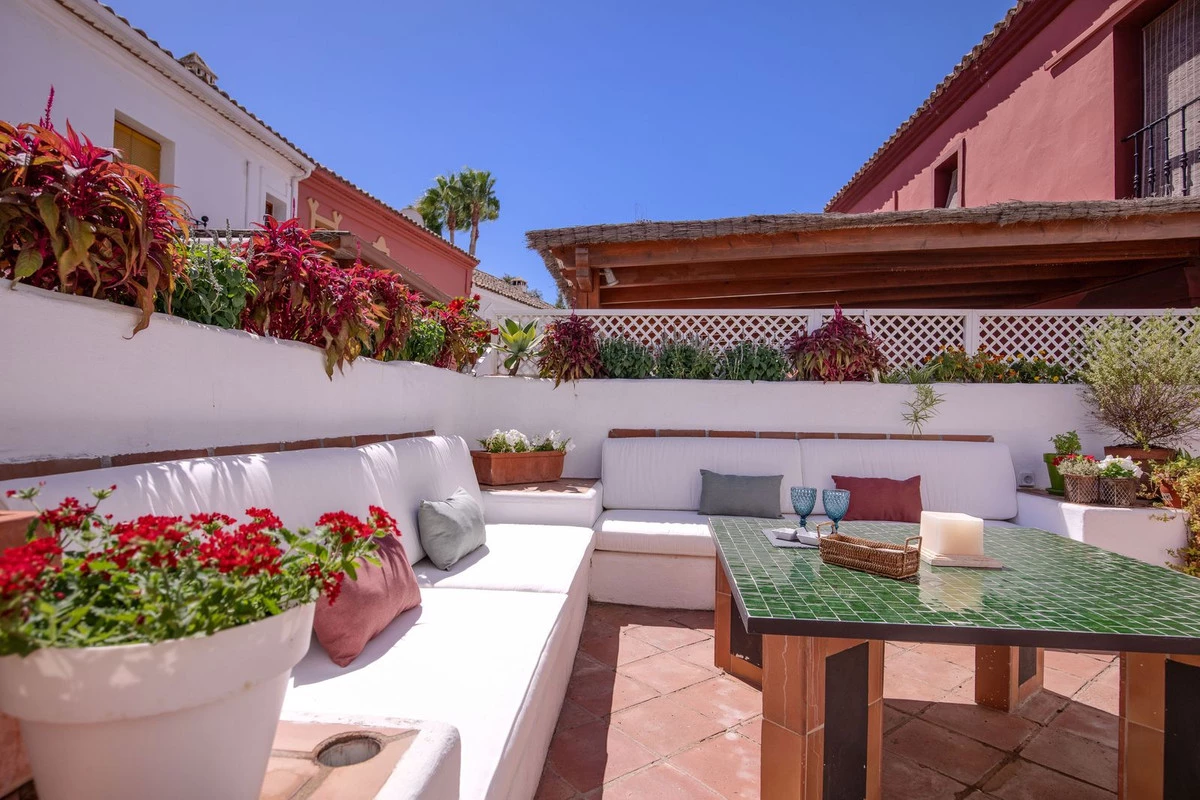 8-e64a9055bba3e77ac8aca3b893cdf826