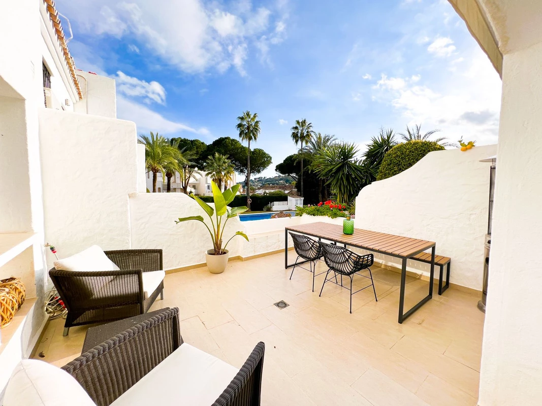 2-5bd7b9d04b45e33852eaf0ec6670150d