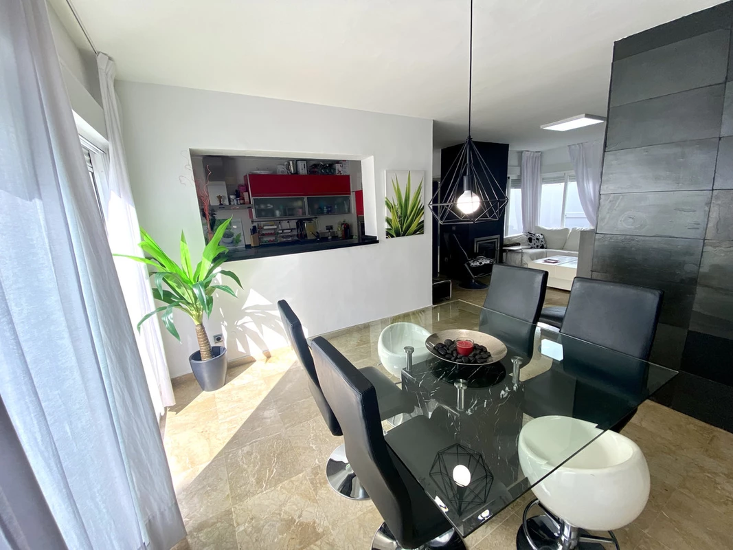 2-5bd7b9d04b45e33852eaf0ec6670150d