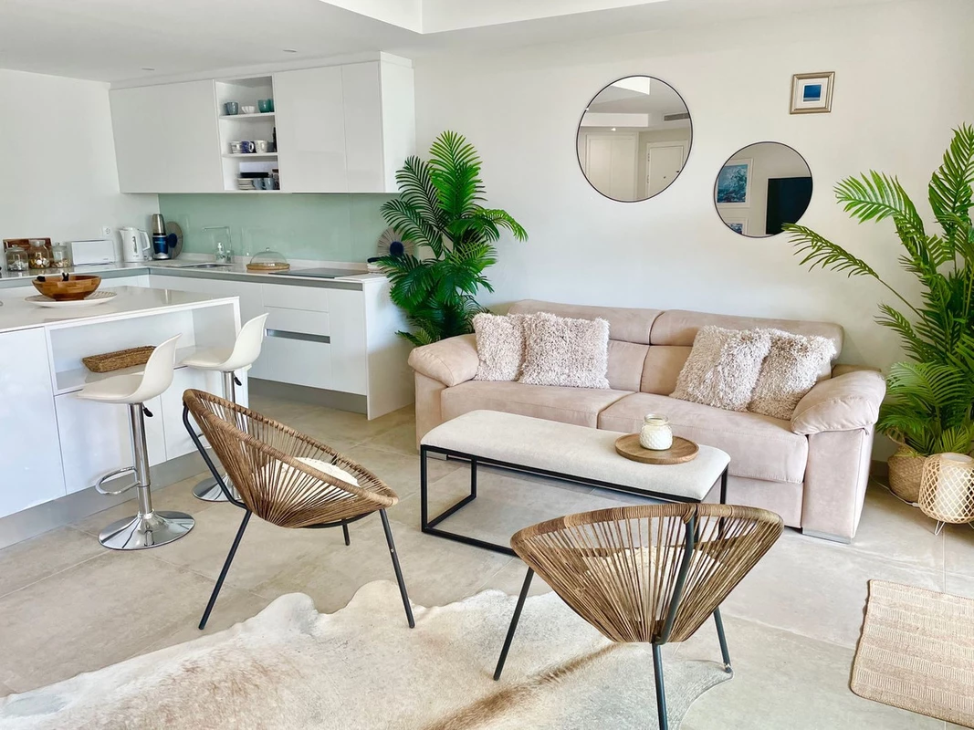 8-e64a9055bba3e77ac8aca3b893cdf826