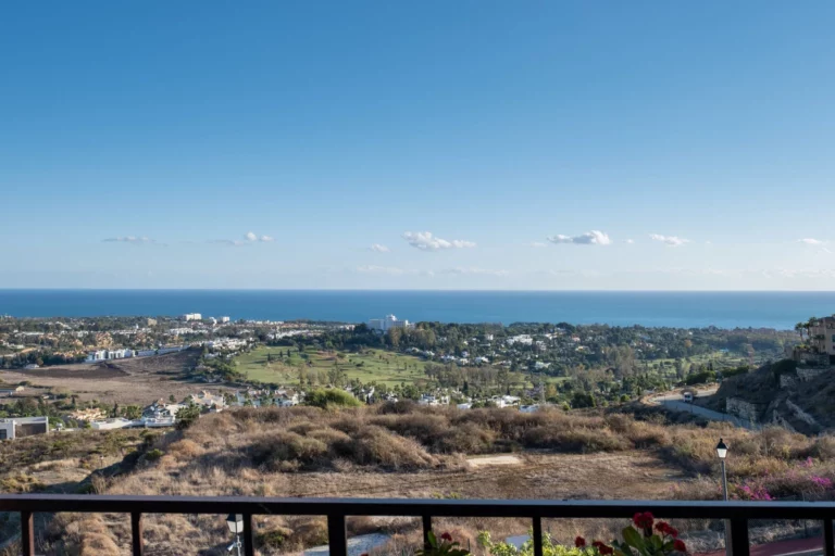 R3974629 | Penthouse in Benahavís – € 425,000 – 2 beds, 2 baths