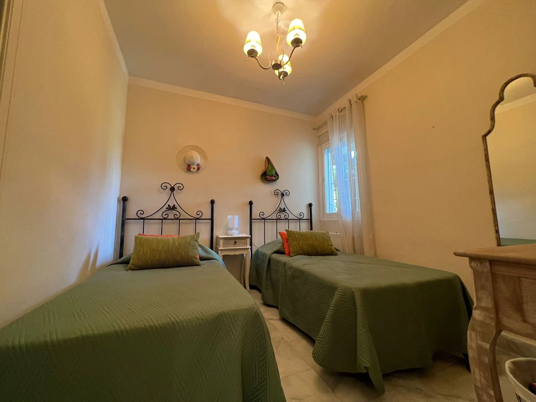 8-e64a9055bba3e77ac8aca3b893cdf826