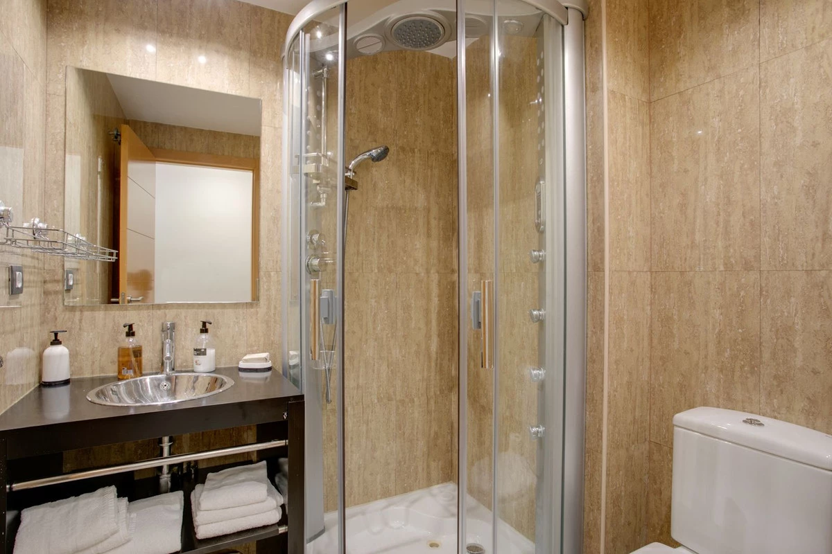 8-e64a9055bba3e77ac8aca3b893cdf826