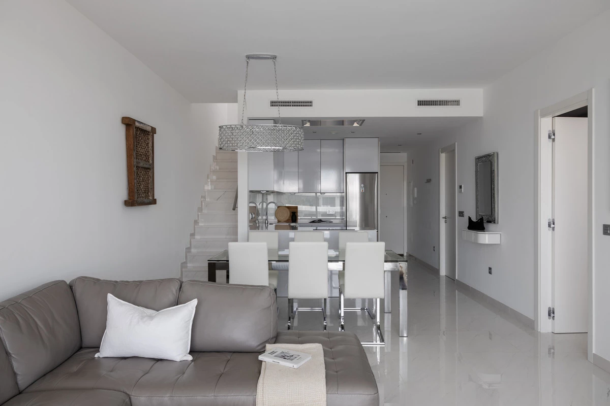 8-e64a9055bba3e77ac8aca3b893cdf826