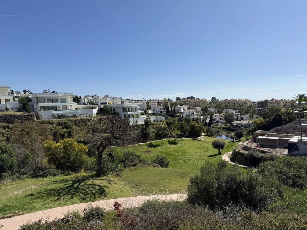 2-5bd7b9d04b45e33852eaf0ec6670150d