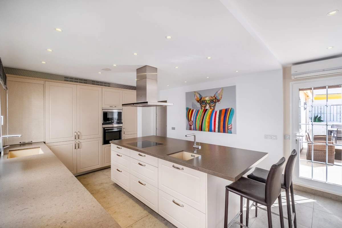 7-aa4cc561180b369757c0bb4af9886cd3