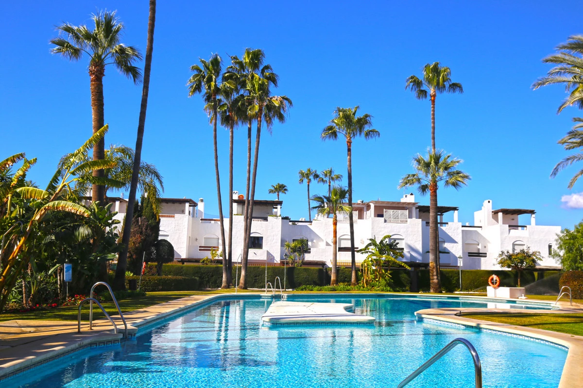 1-7980e48d732b6fc85c14b43b94d2aa54