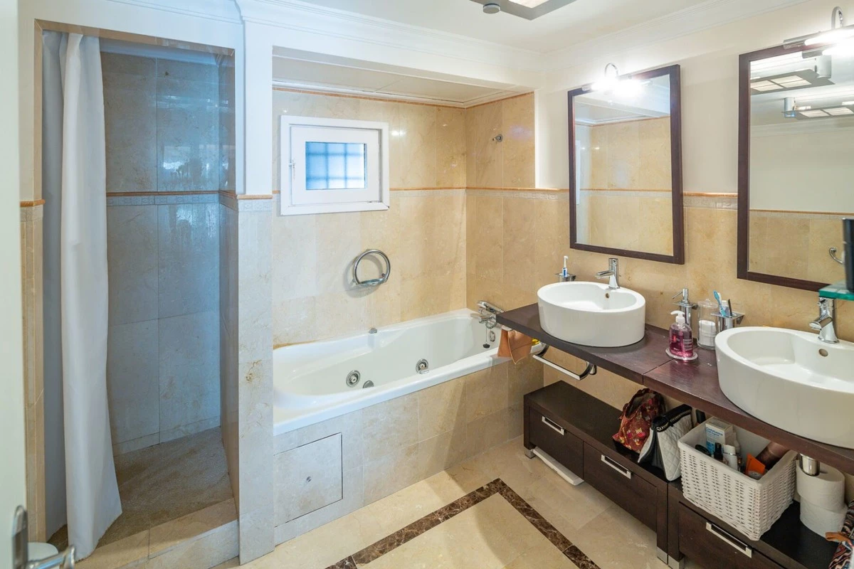 9-467d0cee5b725f3ef65f102a0c2e69c0