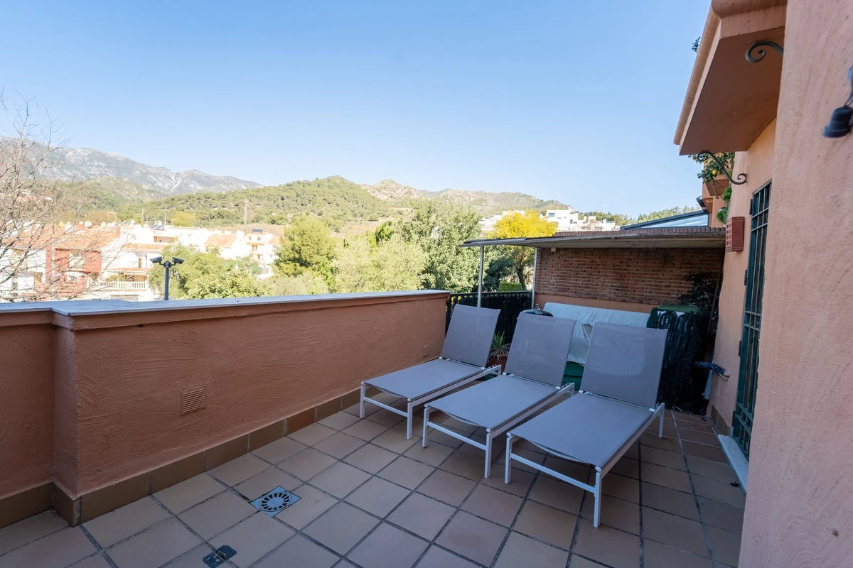 2-5bd7b9d04b45e33852eaf0ec6670150d