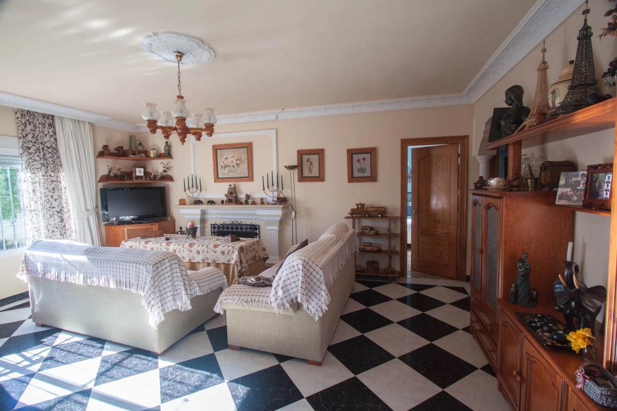 7-aa4cc561180b369757c0bb4af9886cd3