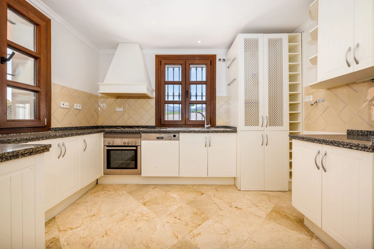 4-c23c0f86247804fa50226aecd8b0b2c8