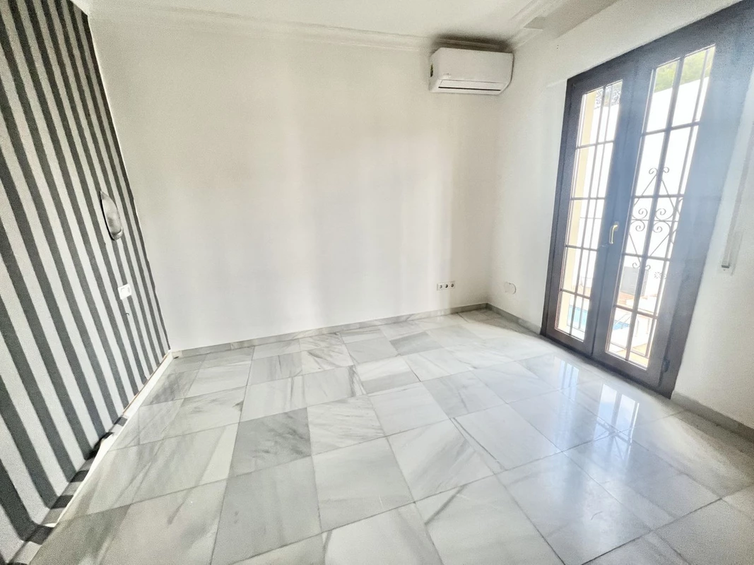 9-467d0cee5b725f3ef65f102a0c2e69c0