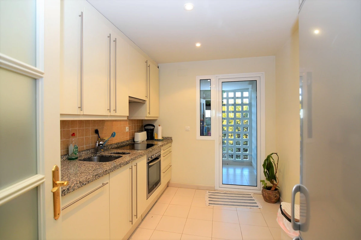 8-e64a9055bba3e77ac8aca3b893cdf826