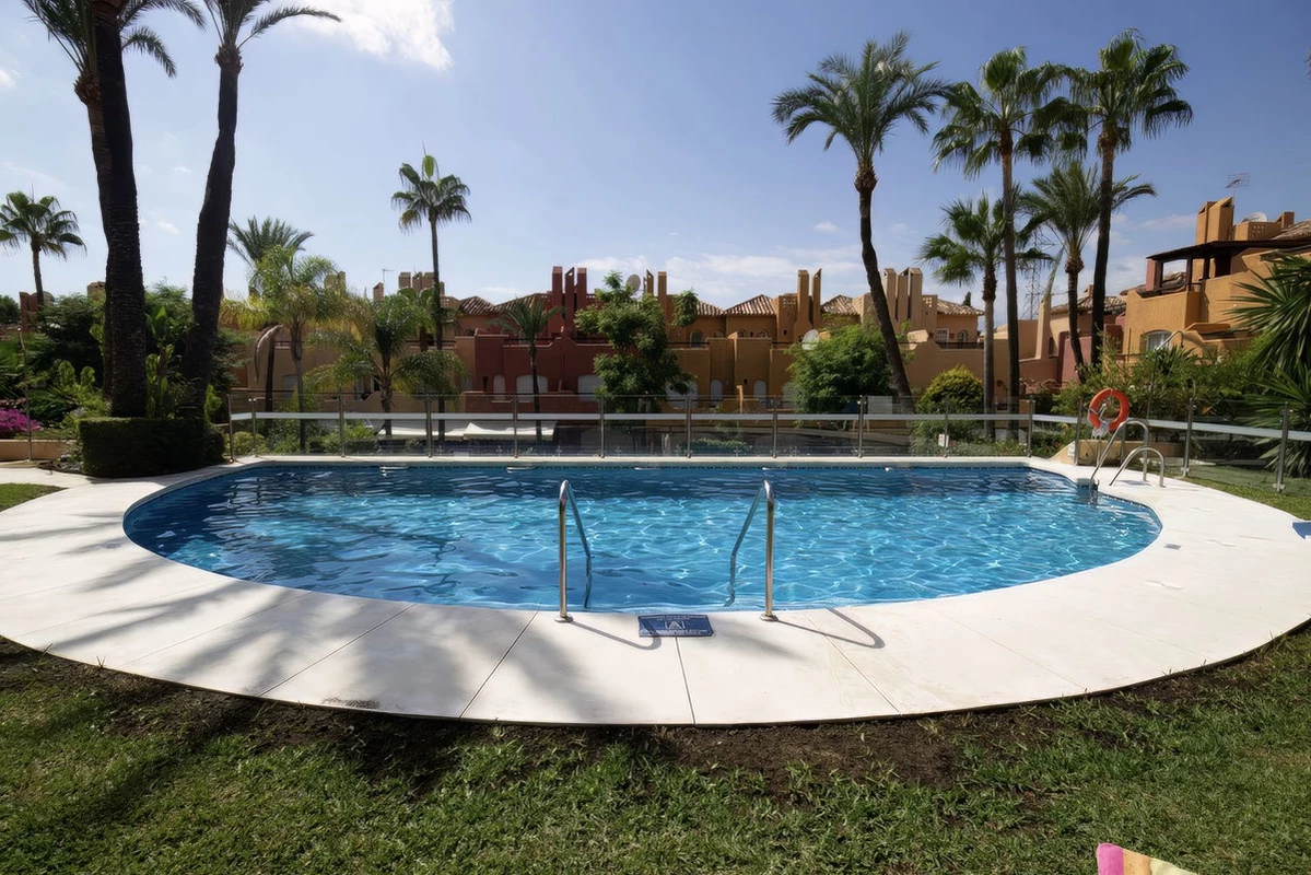 8-e64a9055bba3e77ac8aca3b893cdf826