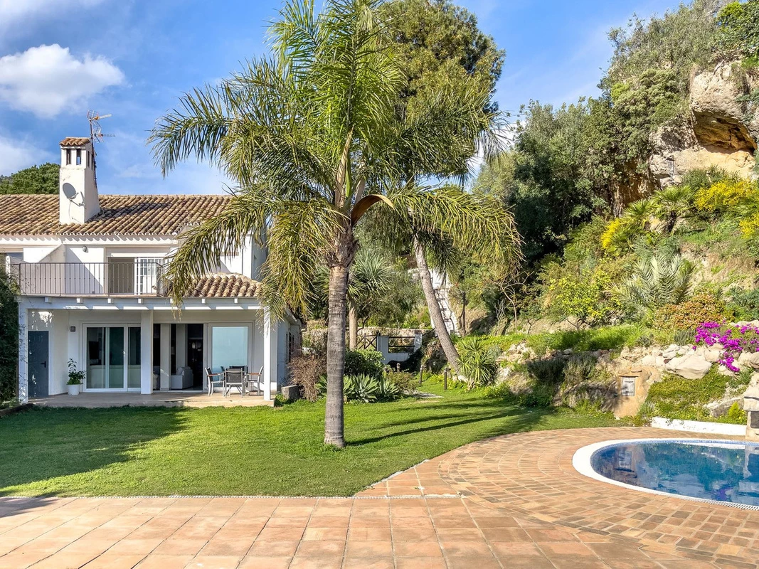 2-5bd7b9d04b45e33852eaf0ec6670150d