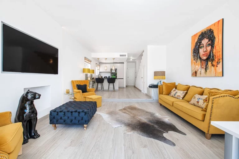 R4271536 | Townhouse in Nueva Andalucía – € 695,000 – 2 beds, 2.5 baths