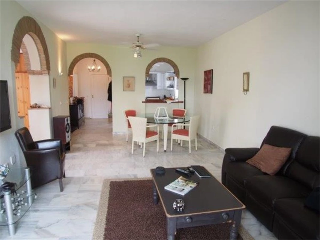 2-5bd7b9d04b45e33852eaf0ec6670150d