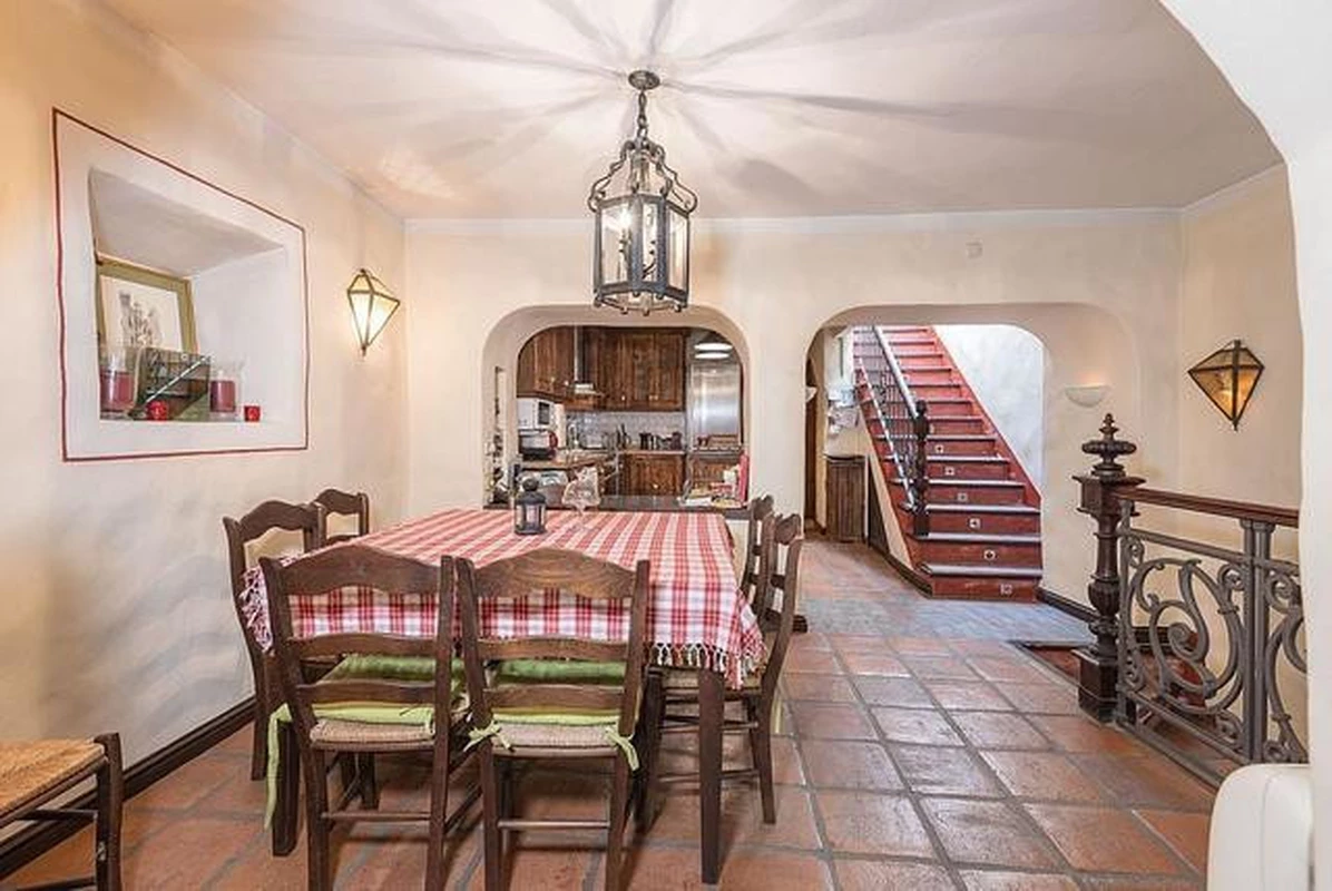 4-c23c0f86247804fa50226aecd8b0b2c8