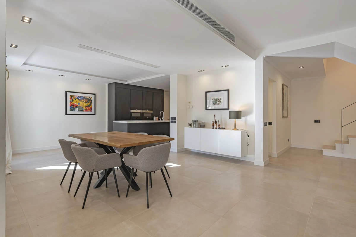 8-e64a9055bba3e77ac8aca3b893cdf826