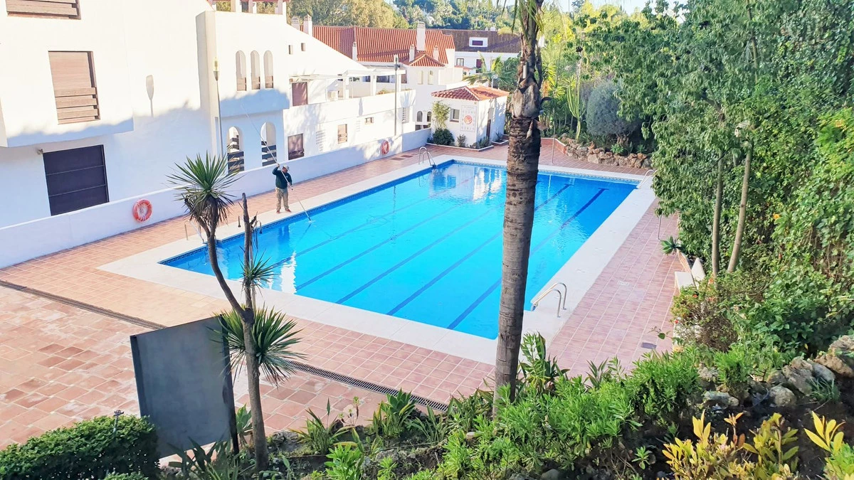 2-5bd7b9d04b45e33852eaf0ec6670150d