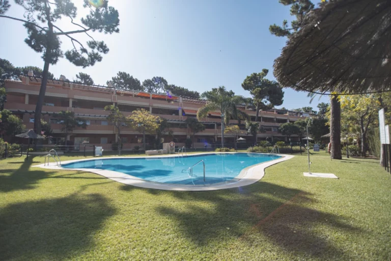 R3903730 | Ground Floor Apartment in Elviria – € 338,000 – 2 beds, 2 baths