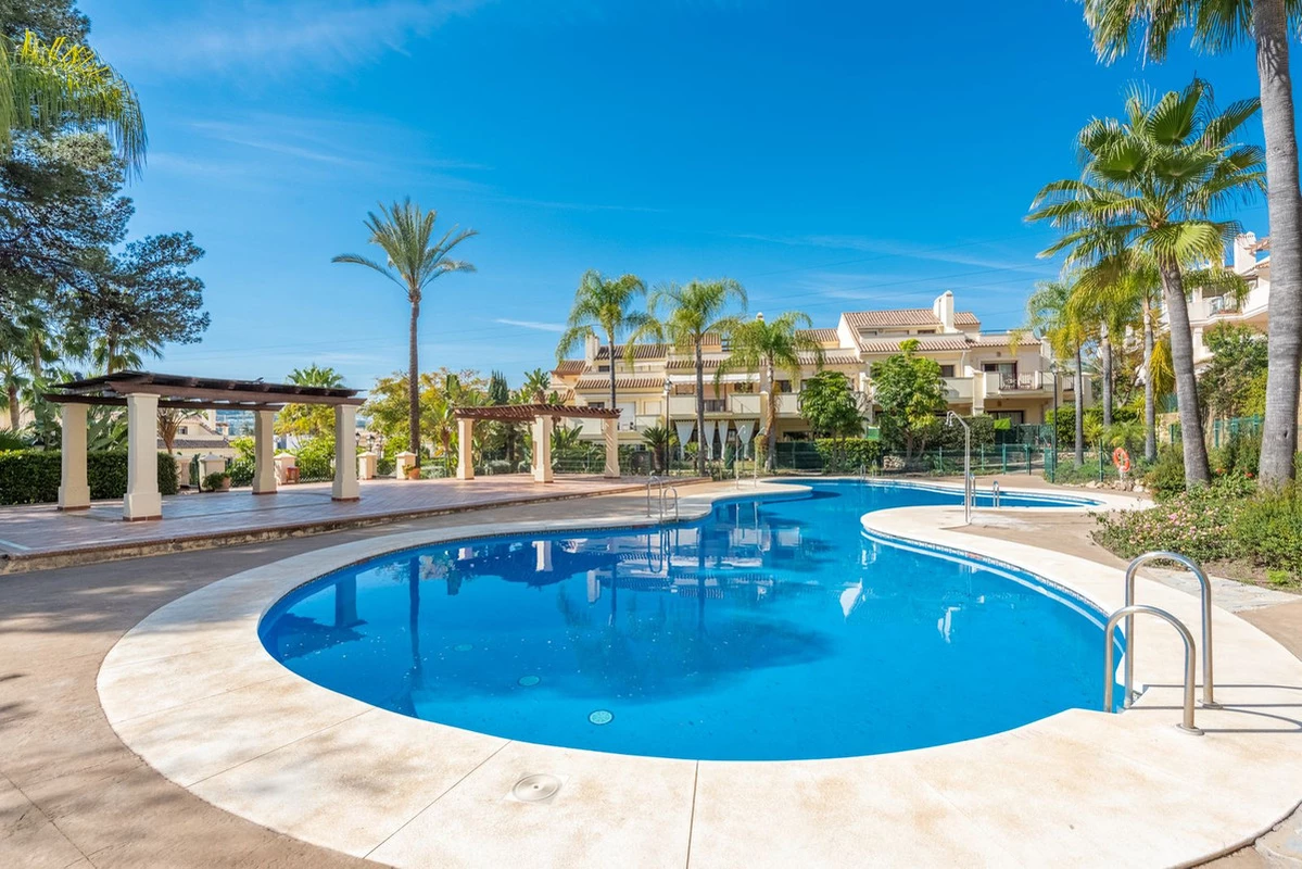 2-5bd7b9d04b45e33852eaf0ec6670150d