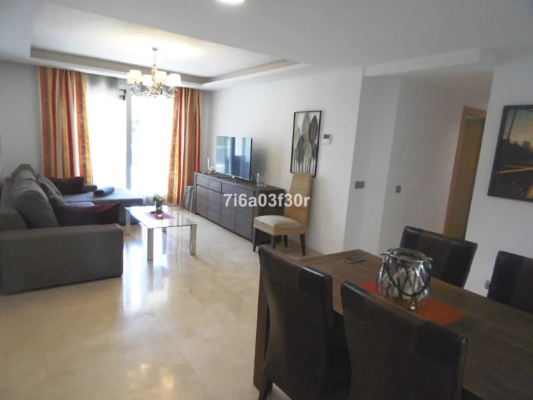 R3457615 | Middle Floor Apartment in San Pedro de Alcántara – € 560,000 – 3 beds, 2 baths