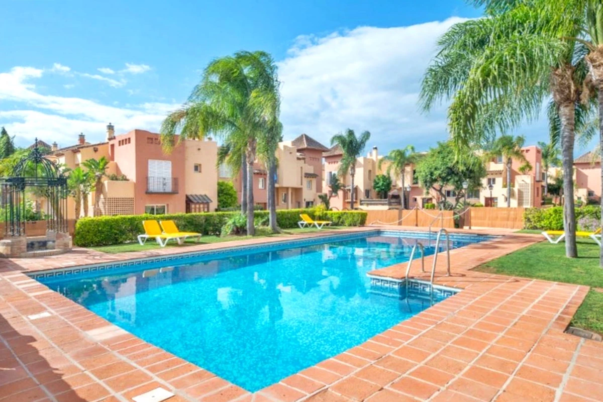 1-7980e48d732b6fc85c14b43b94d2aa54