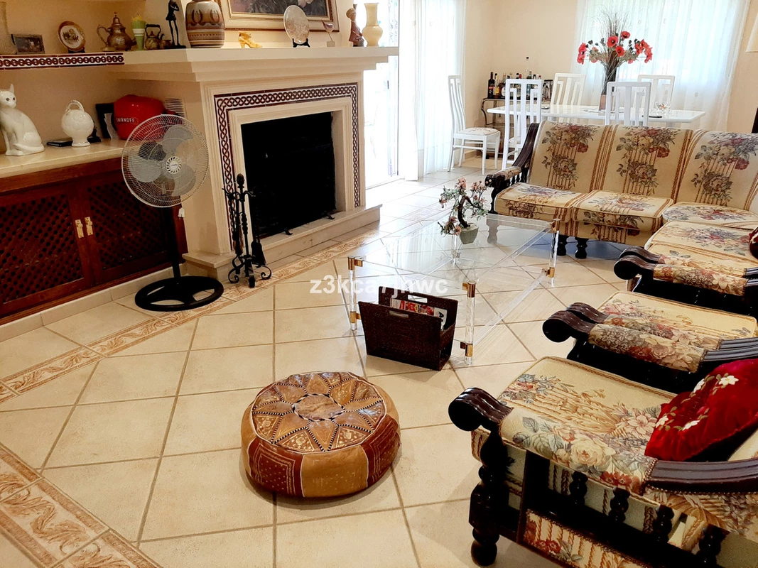 8-e64a9055bba3e77ac8aca3b893cdf826