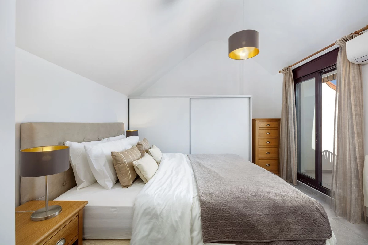 9-467d0cee5b725f3ef65f102a0c2e69c0