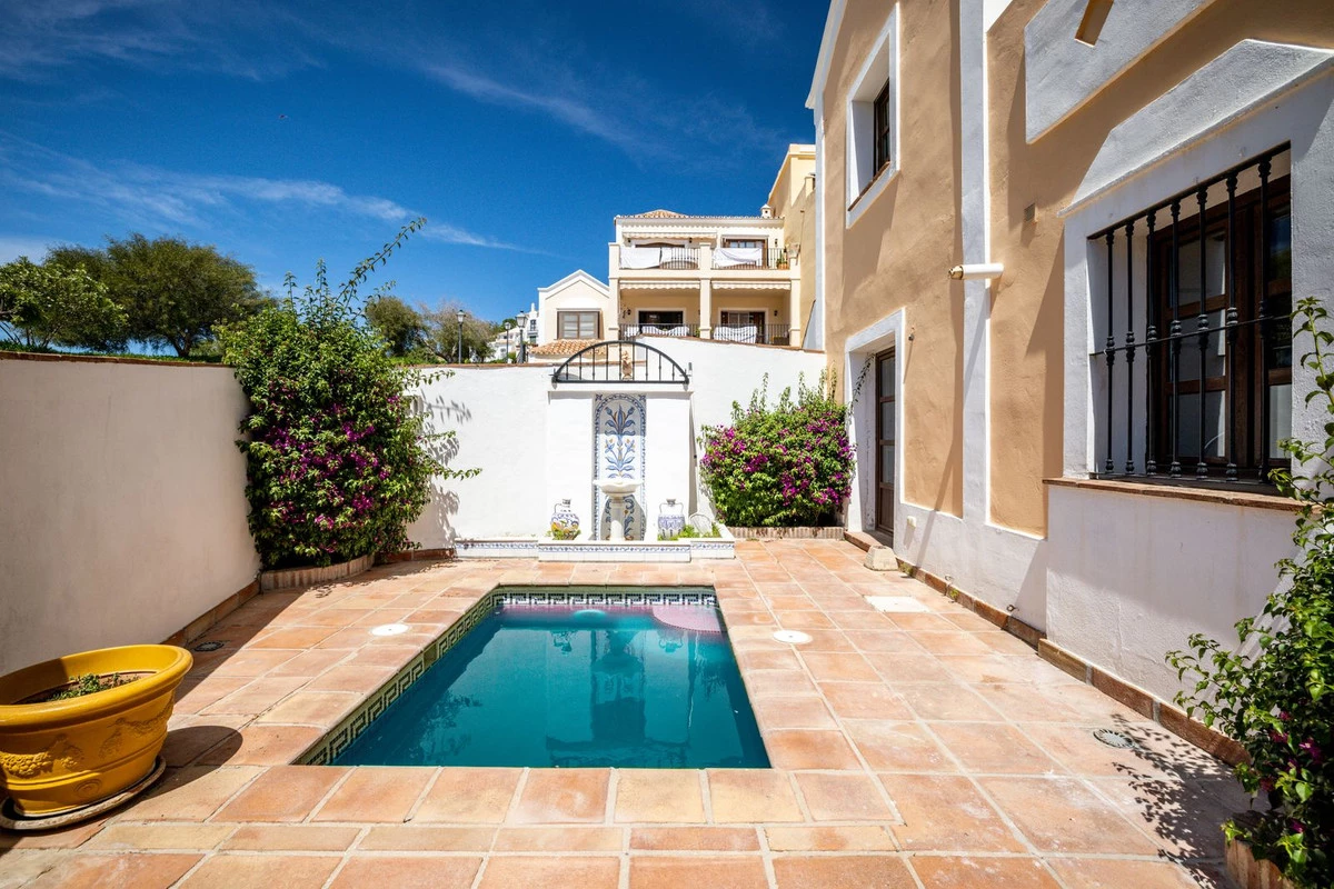 1-7980e48d732b6fc85c14b43b94d2aa54