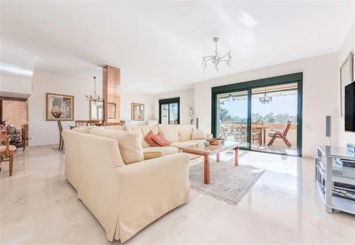 2-5bd7b9d04b45e33852eaf0ec6670150d