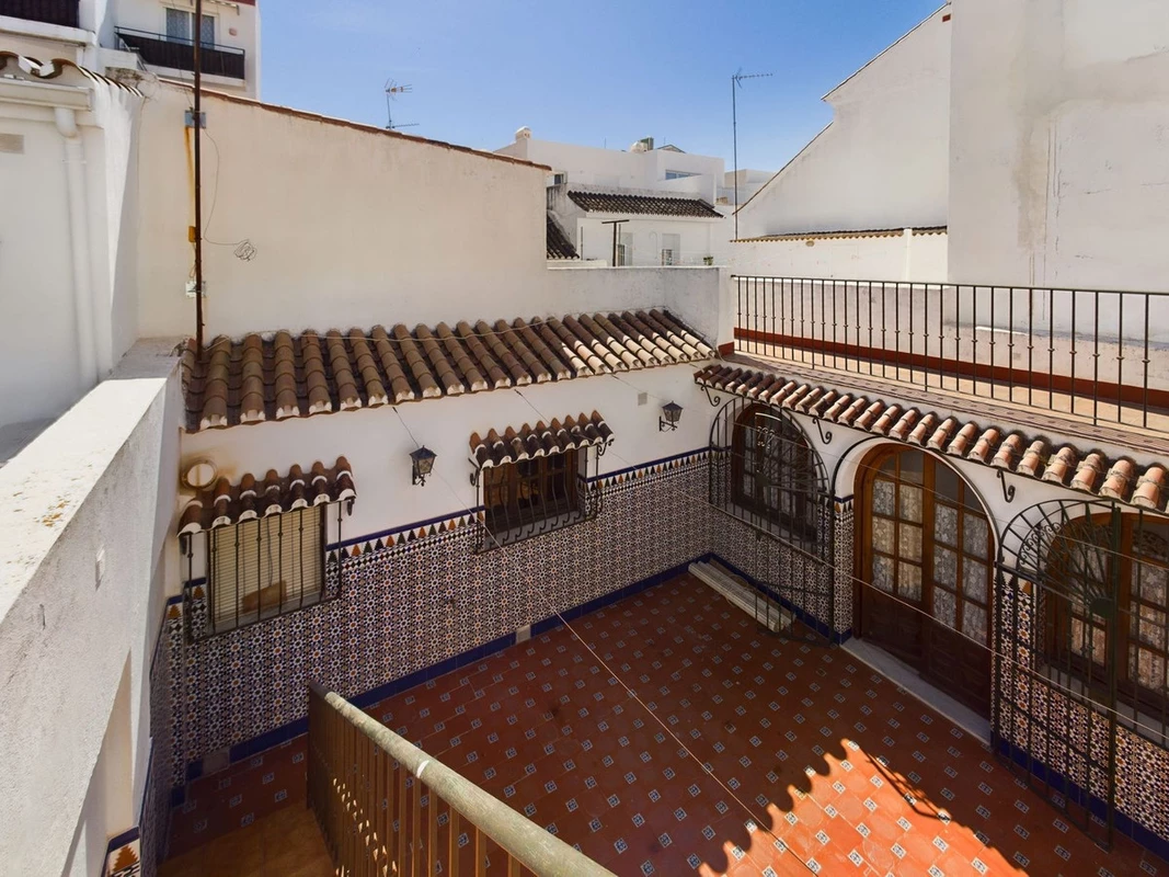 7-aa4cc561180b369757c0bb4af9886cd3