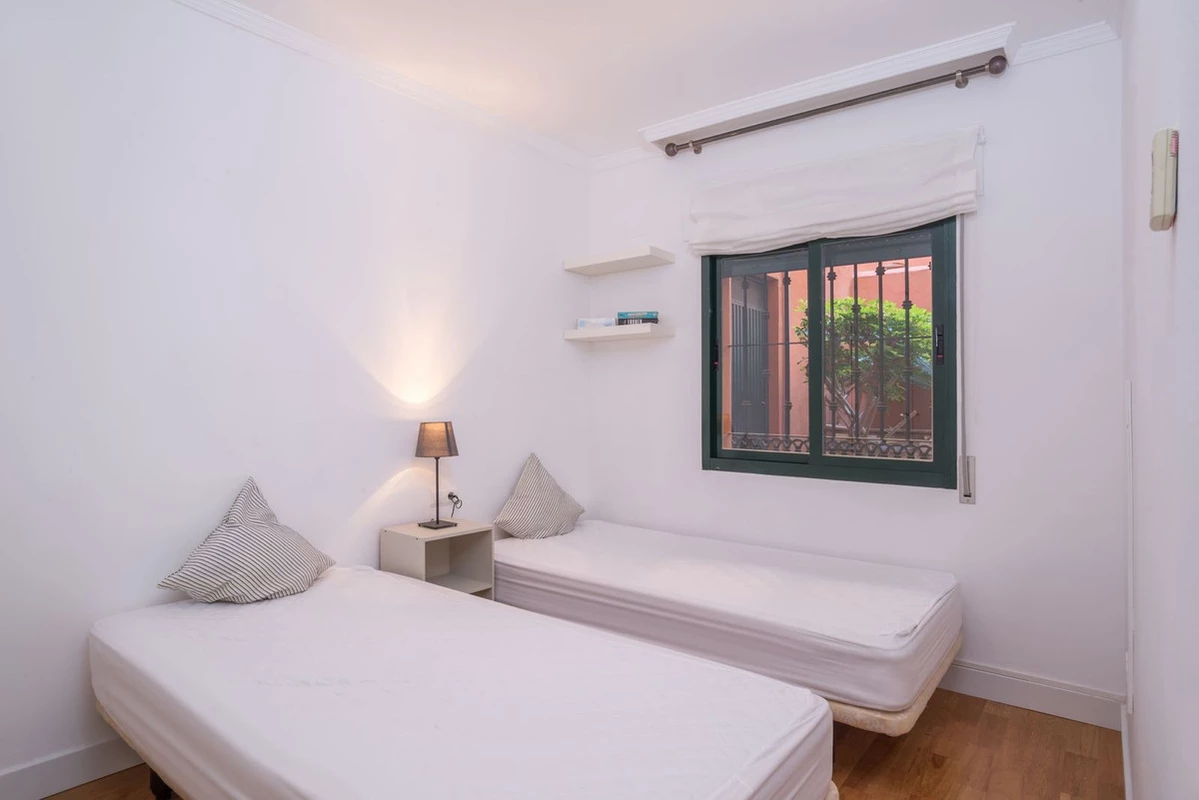 8-e64a9055bba3e77ac8aca3b893cdf826