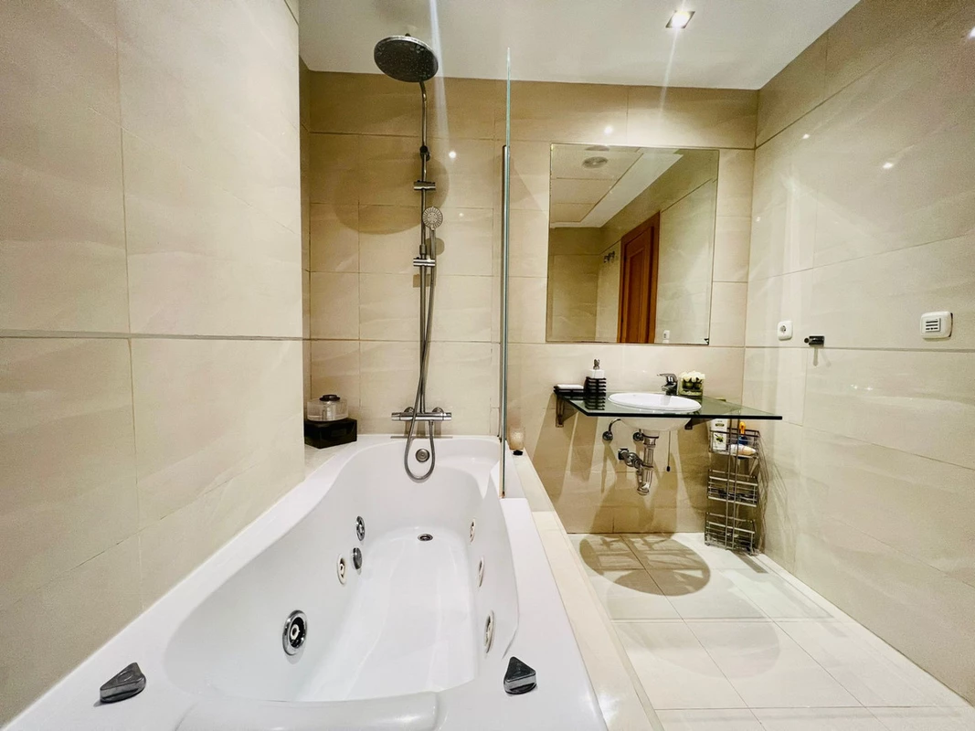 8-e64a9055bba3e77ac8aca3b893cdf826