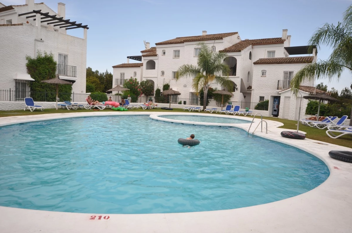 2-5bd7b9d04b45e33852eaf0ec6670150d