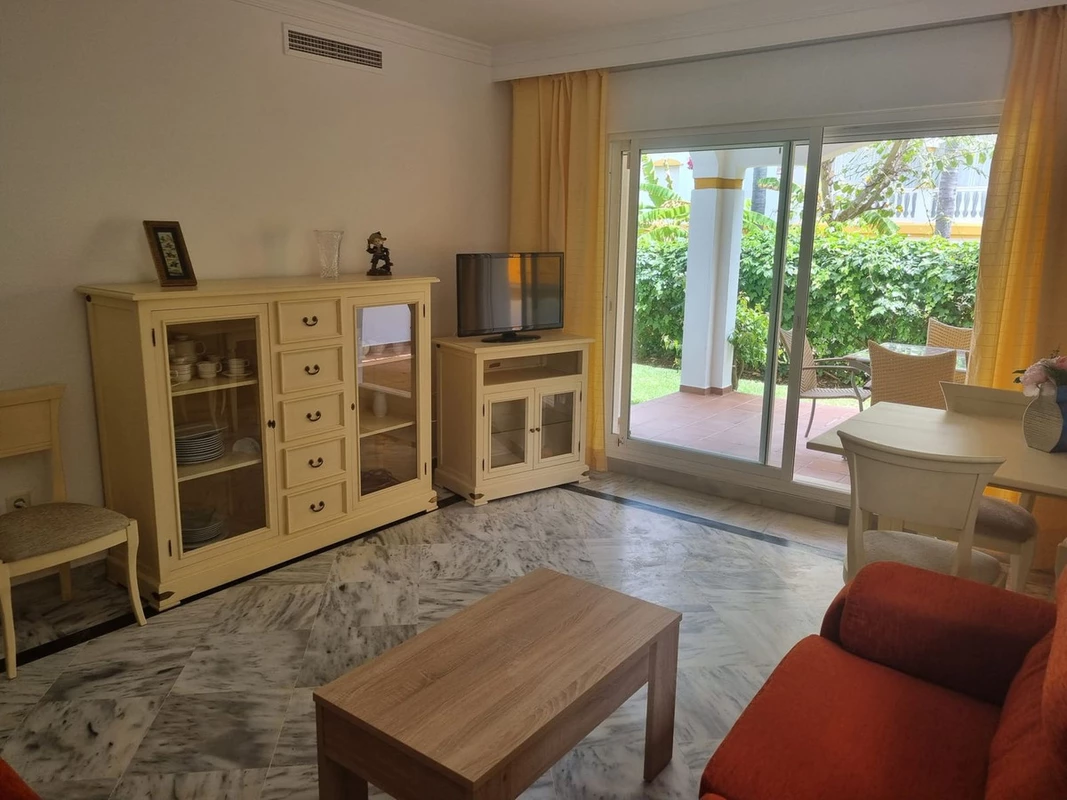 2-5bd7b9d04b45e33852eaf0ec6670150d