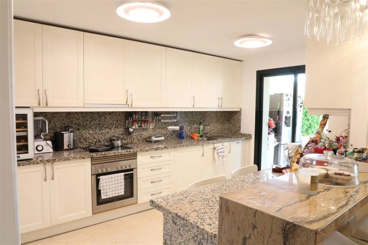 7-aa4cc561180b369757c0bb4af9886cd3