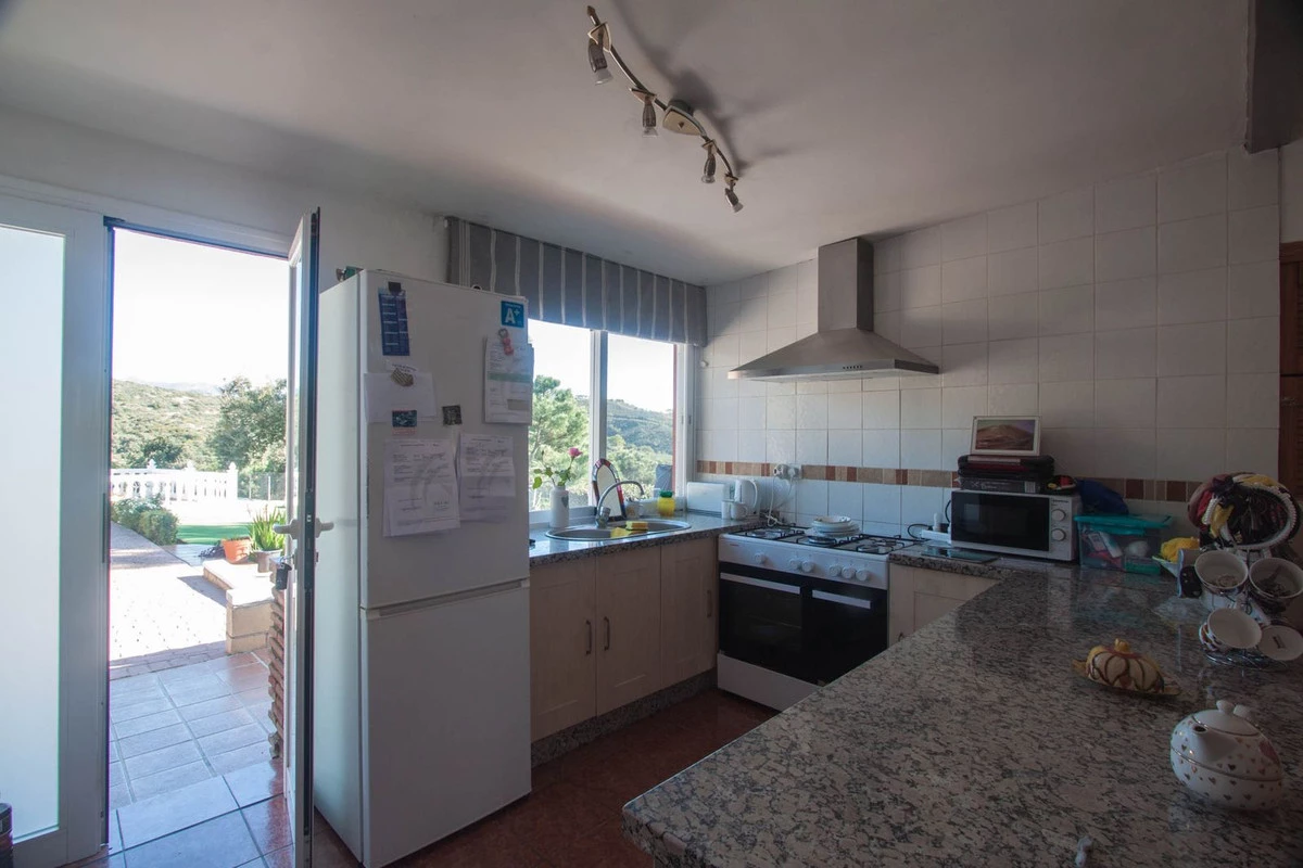 8-e64a9055bba3e77ac8aca3b893cdf826