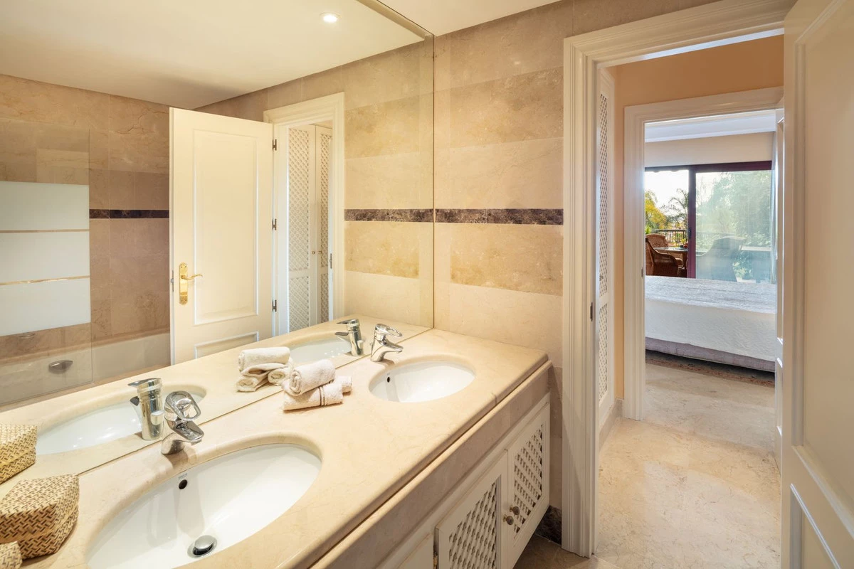 7-aa4cc561180b369757c0bb4af9886cd3