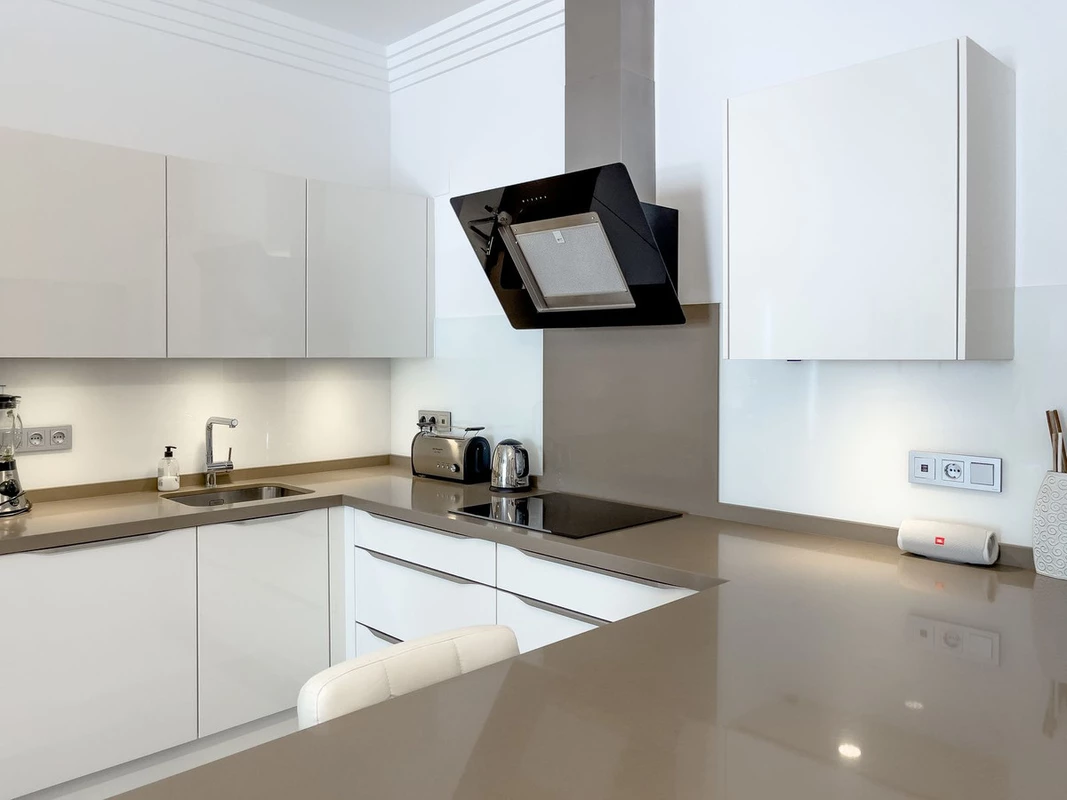 8-e64a9055bba3e77ac8aca3b893cdf826