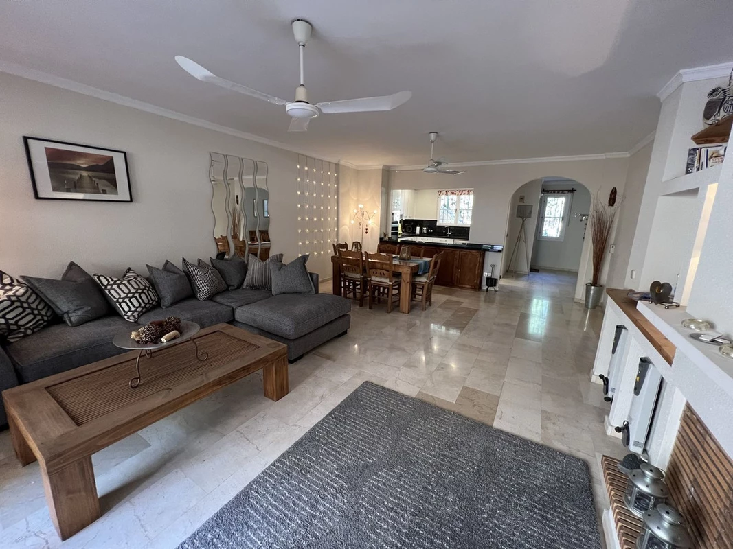 2-5bd7b9d04b45e33852eaf0ec6670150d